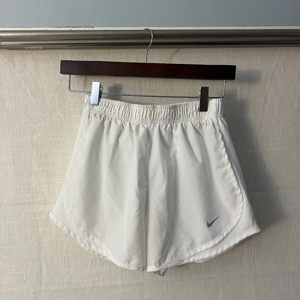Nike Women's Dri-Fit Athletic Shorts White Size S